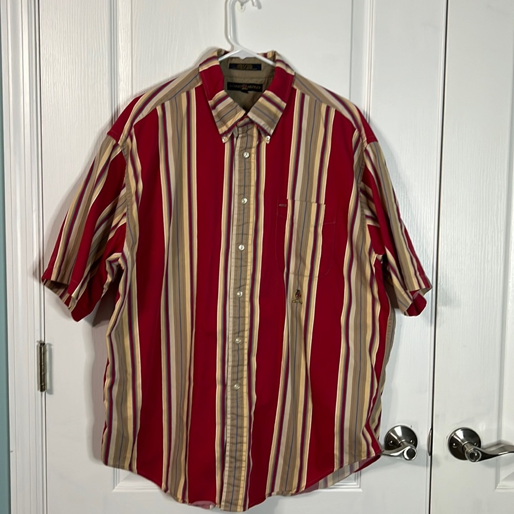 Vintage Tommy Hilfiger short sleeve button down shirt. Size XL